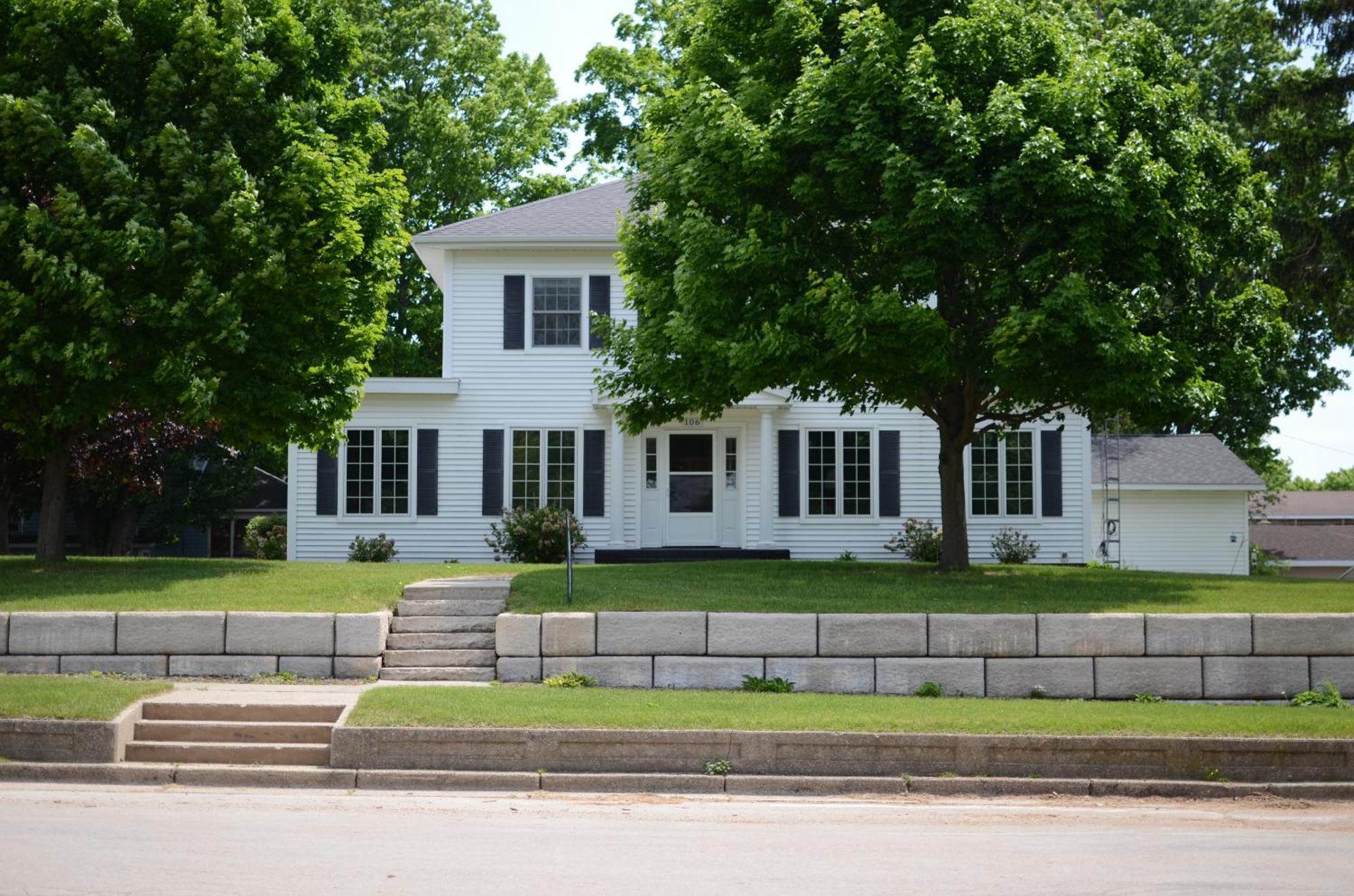 Ludington Blue Spruce Inn 外观 照片