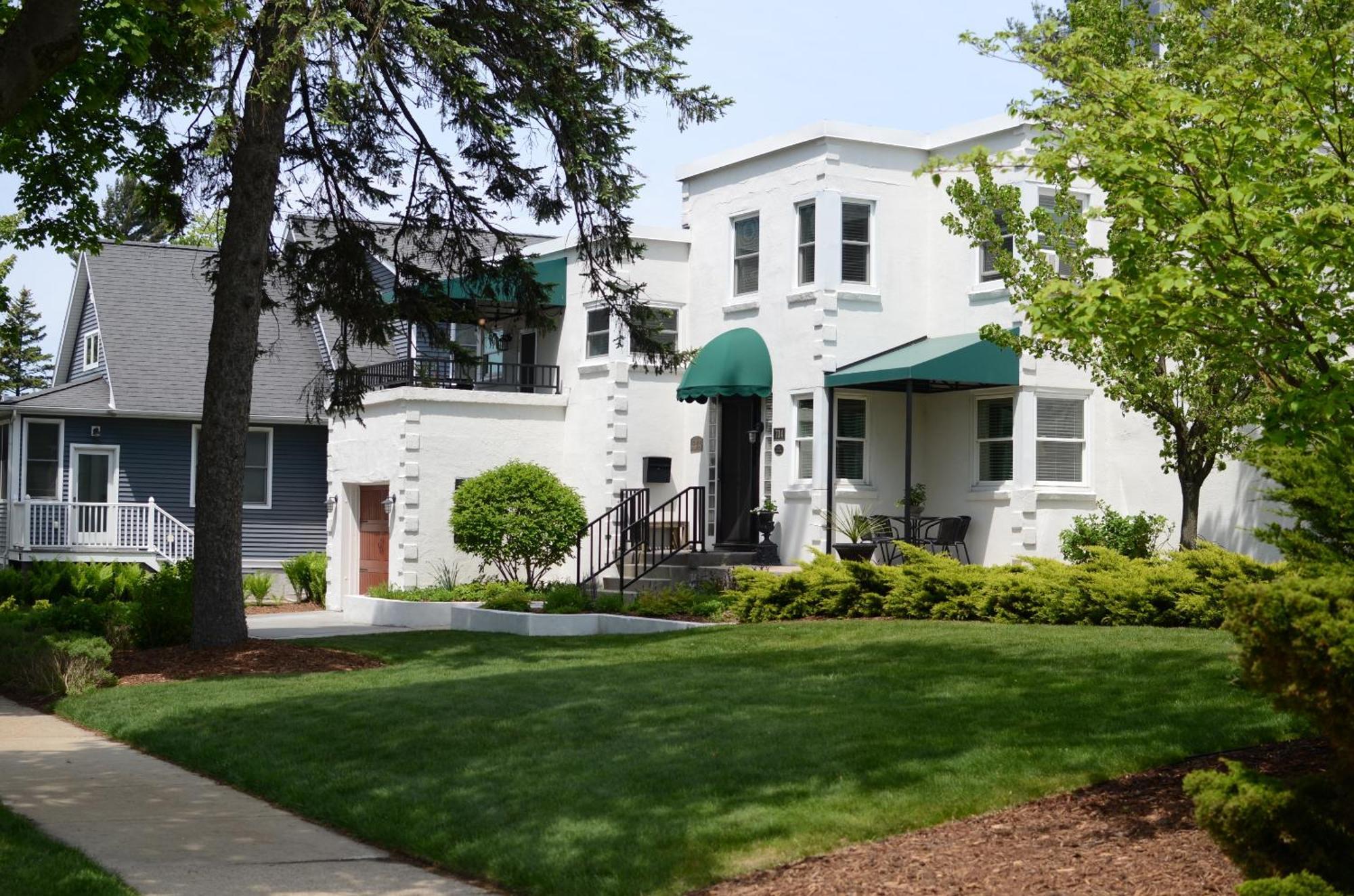 Ludington Blue Spruce Inn 外观 照片
