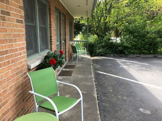 Ludington Blue Spruce Inn 外观 照片