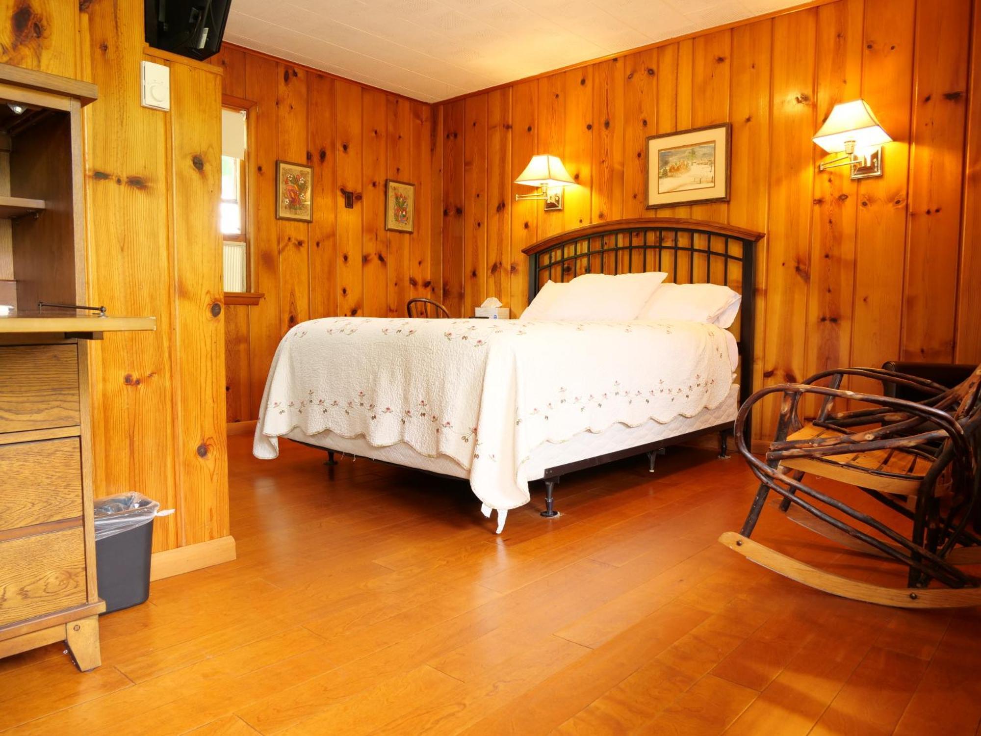 Ludington Blue Spruce Inn 客房 照片